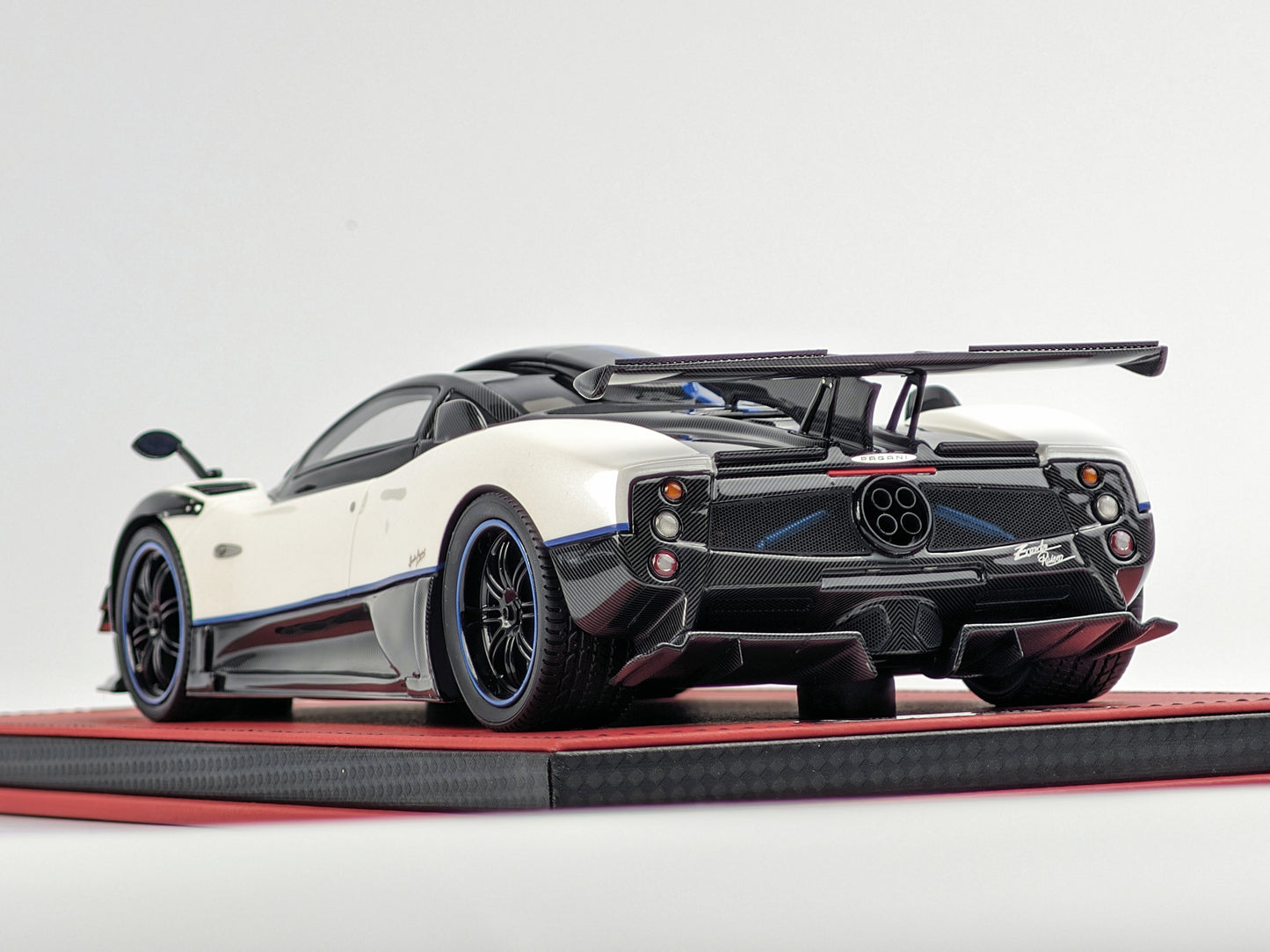 1/18 Pagani Zonda 760 Riviera Limited 100 pcs