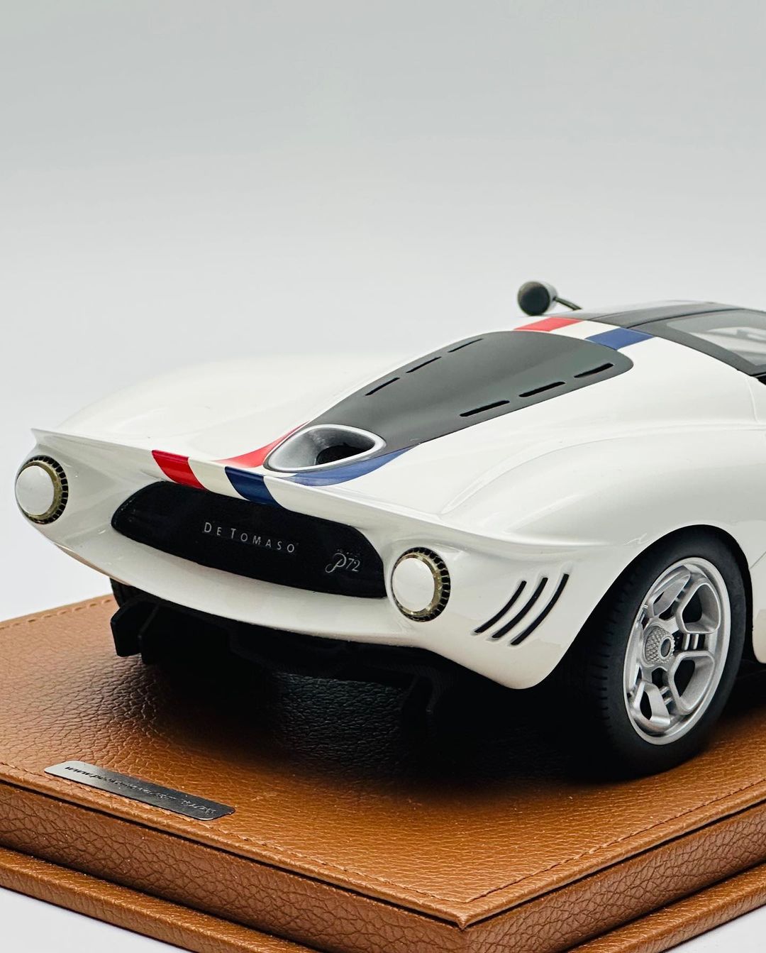 1/18 De Tomaso P72 2020 Gloss White