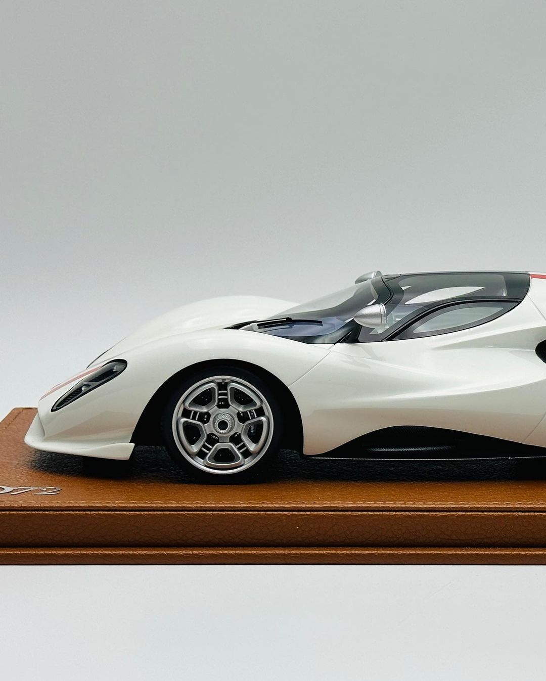 1/18 De Tomaso P72 2020 Gloss White