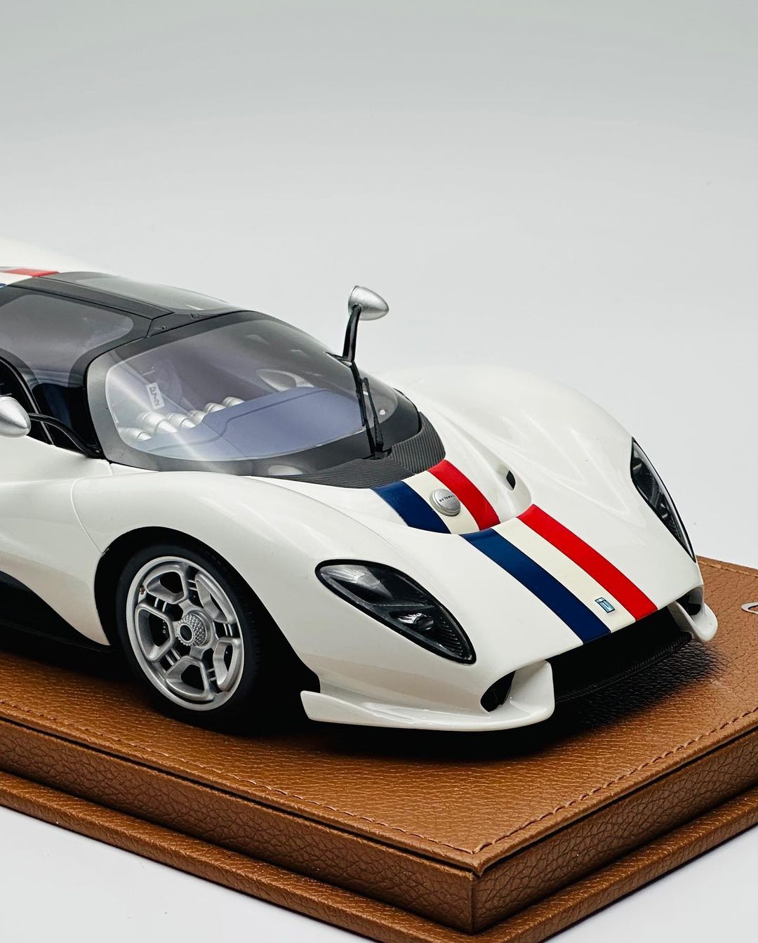 1/18 De Tomaso P72 2020 Gloss White