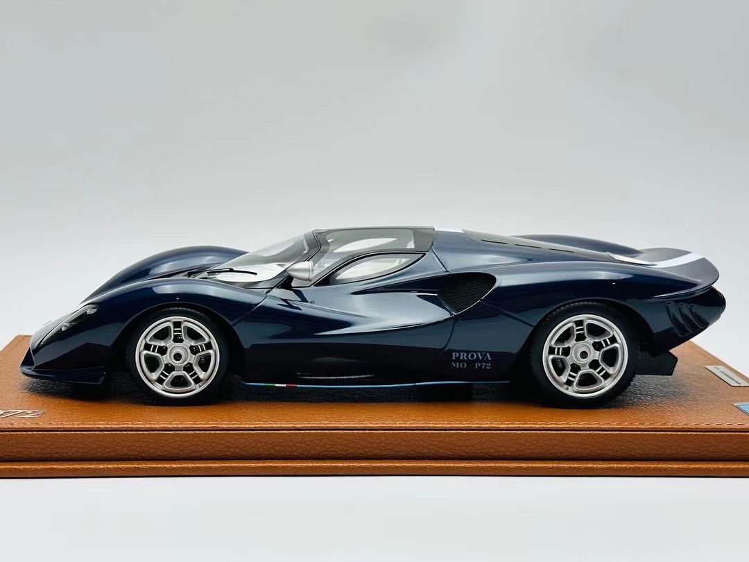 1/18 De Tomaso P72 2020 Midnight Blue Metallic