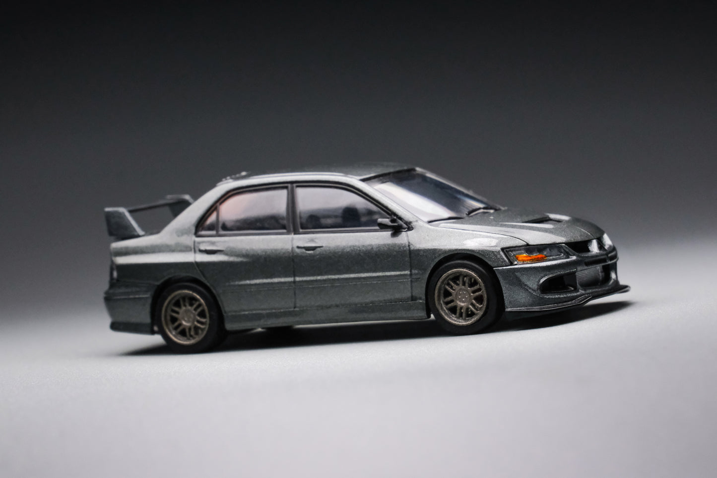 1/64 Mitsubishi Lancer Evlolution VIII MR Silver
