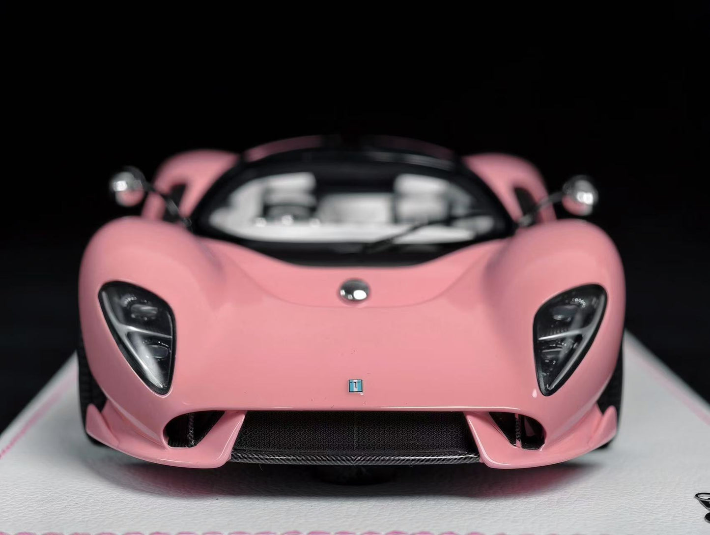 1/18 De Tomaso P72 2024 Pink