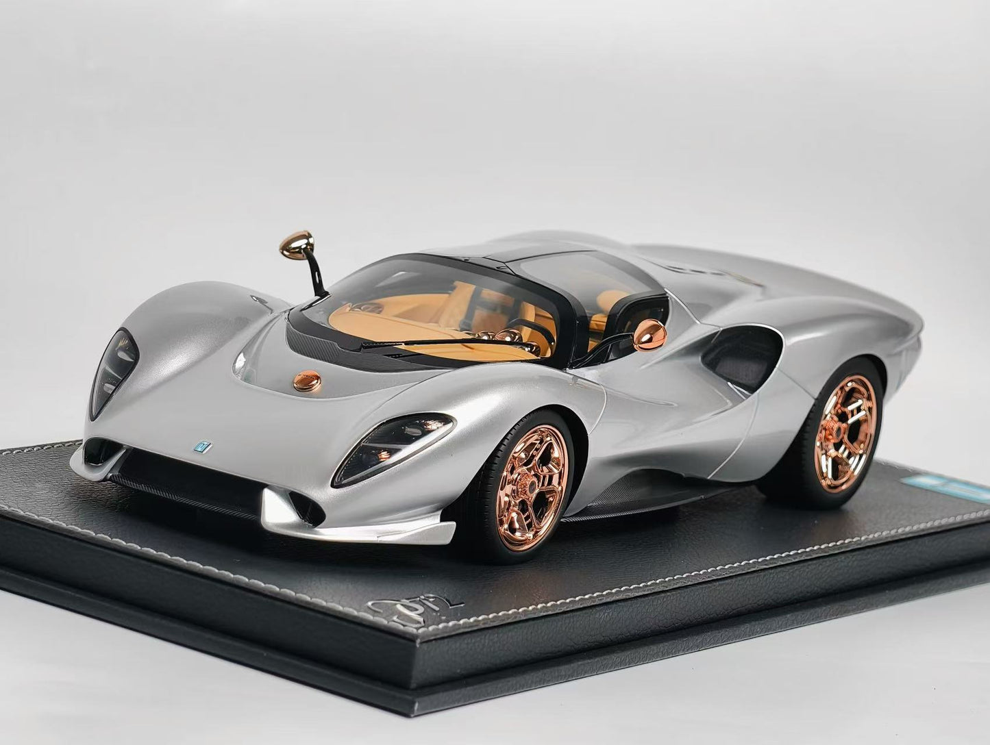 1/18 De Tomaso P72 2024 Silver