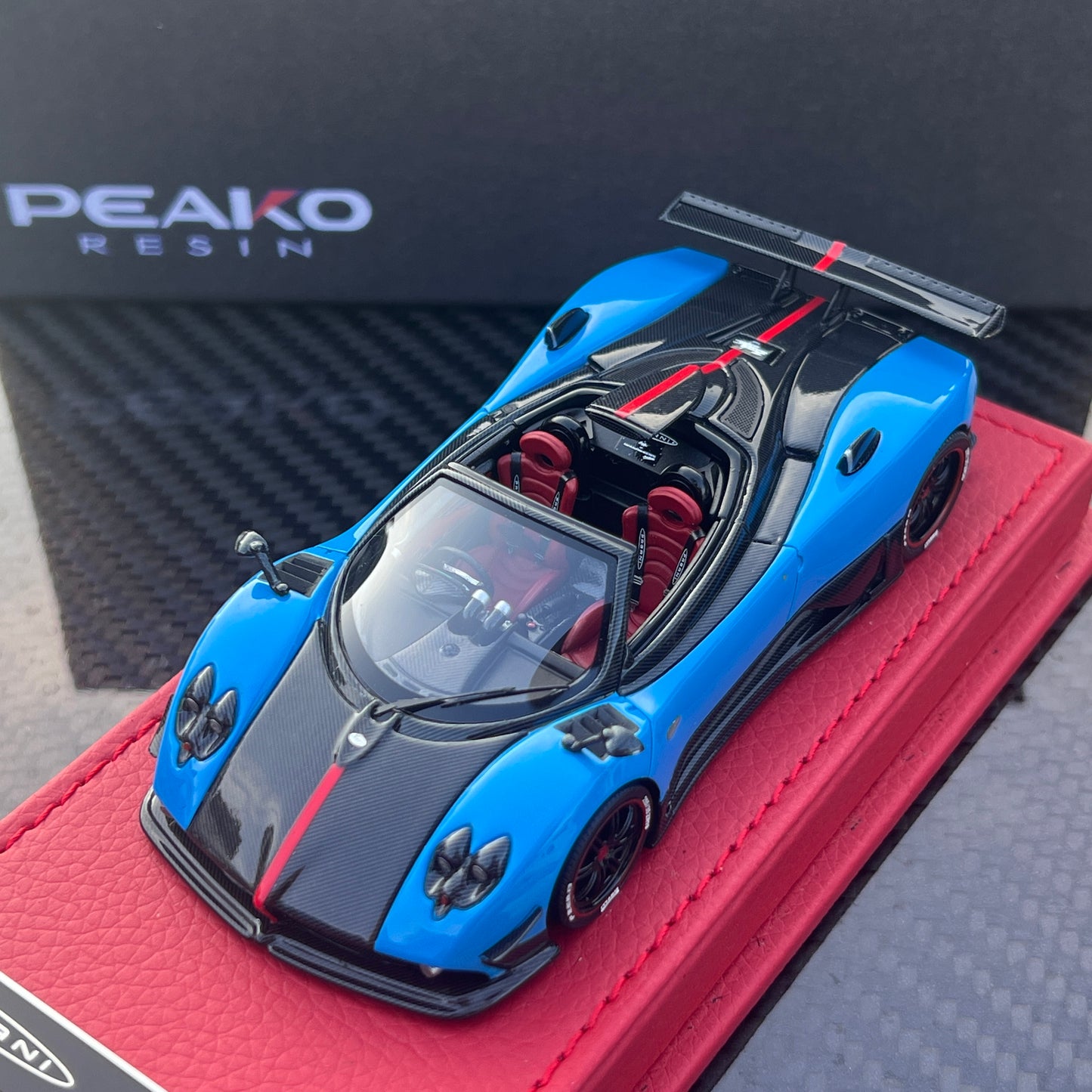 1/43 Pagani Zonda Cinque Roadster Blue / Carbon Pre-order