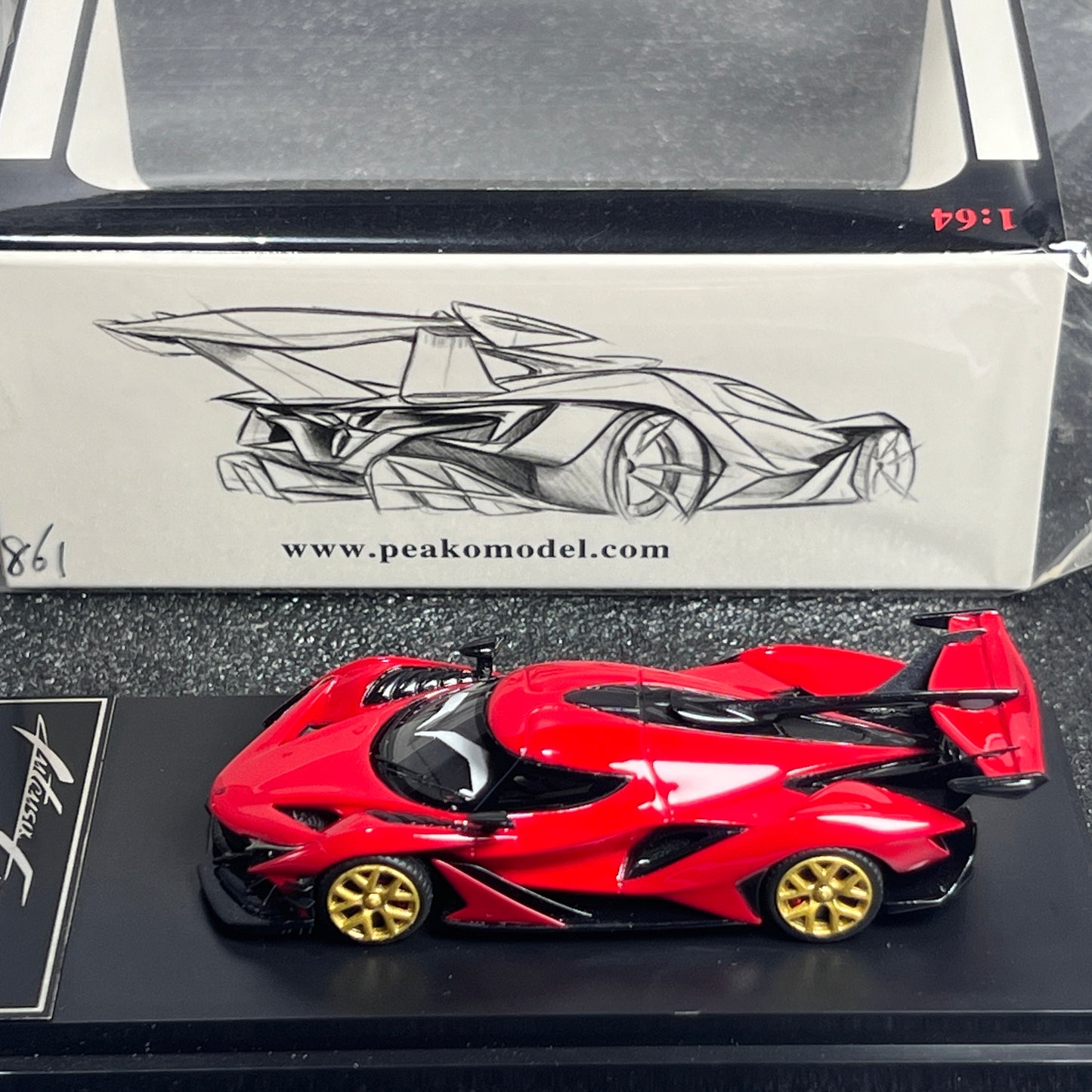 1/64 Scale Apollo IE Red with Gold Wheel Limited 1000 pcs