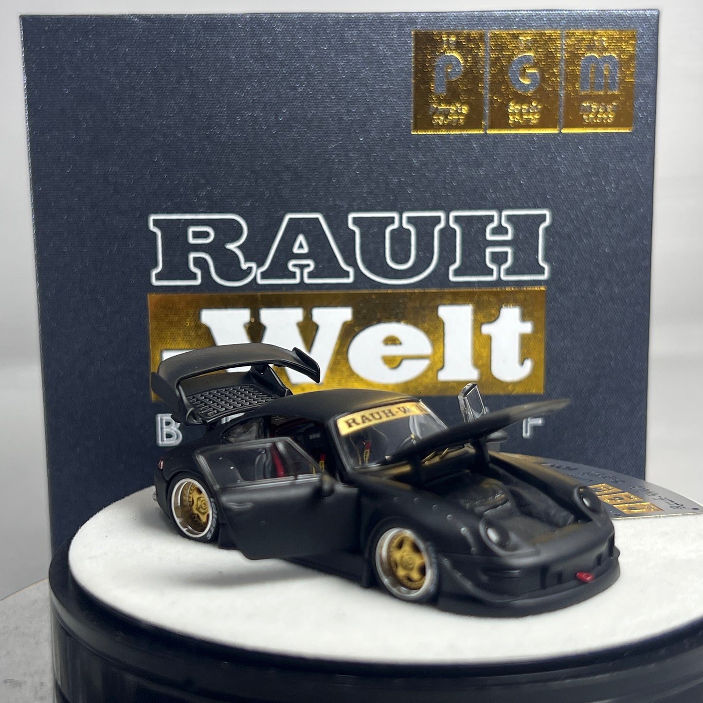 1/64 Scale PGM RWB 993 Matt Black Round Box Luxury Version