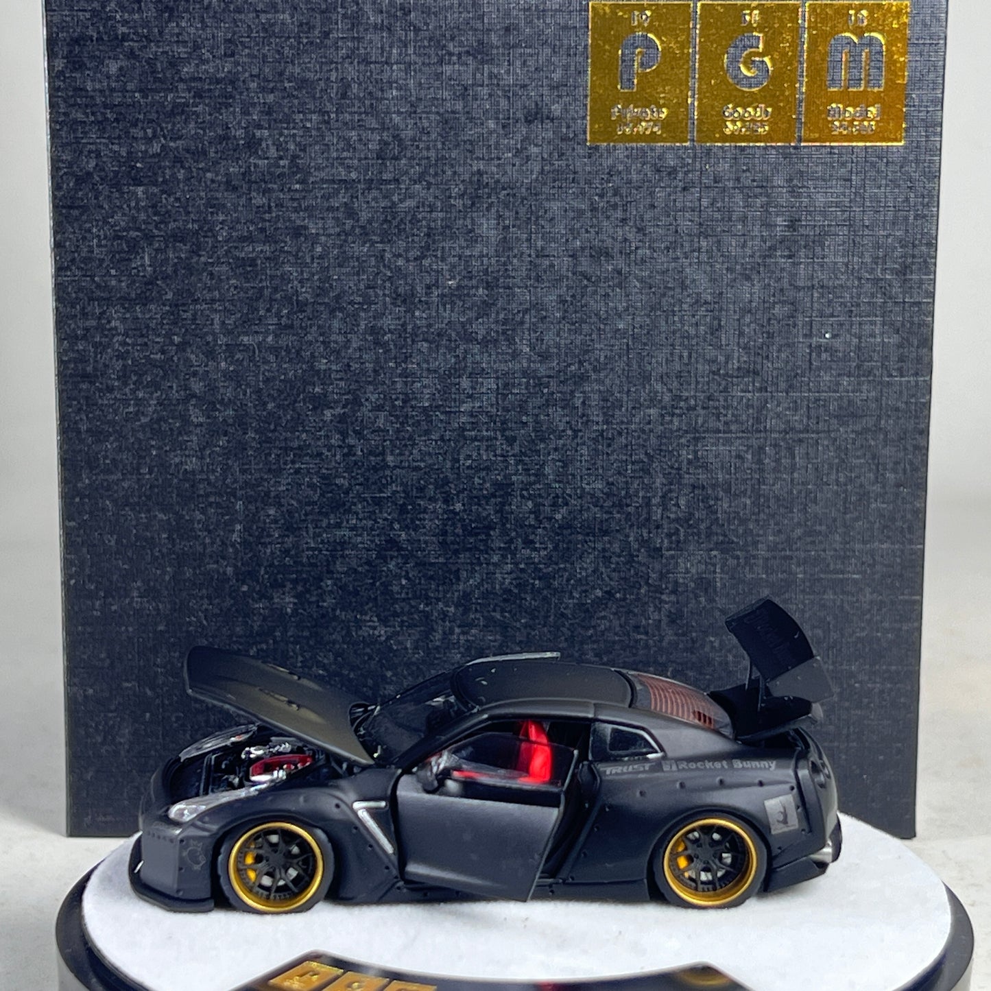 1/64 Scale PGM Nissan GTR R35 Rockey Bunny with Engine Matt Black Round Box Luxury