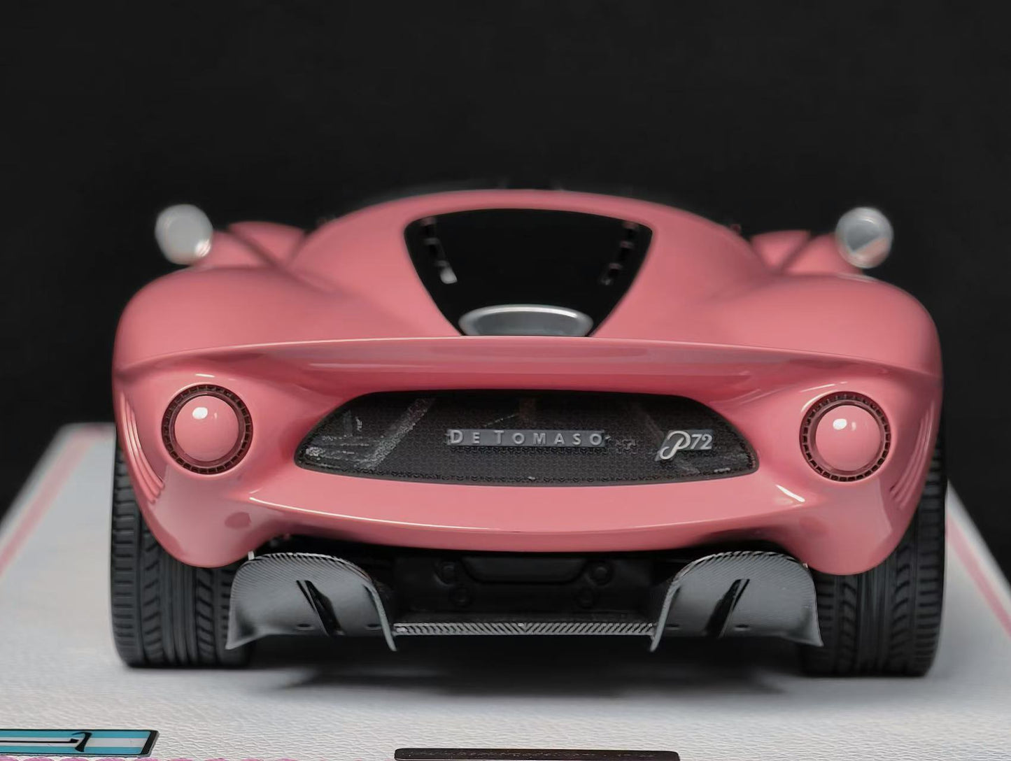 1/18 De Tomaso P72 2024 Pink