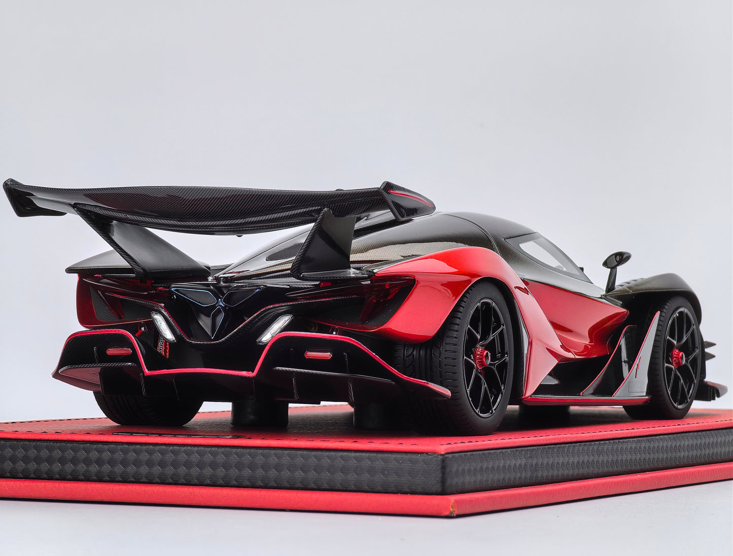 1/18 Apollo IE Red Dragon Limited 300 pcs
