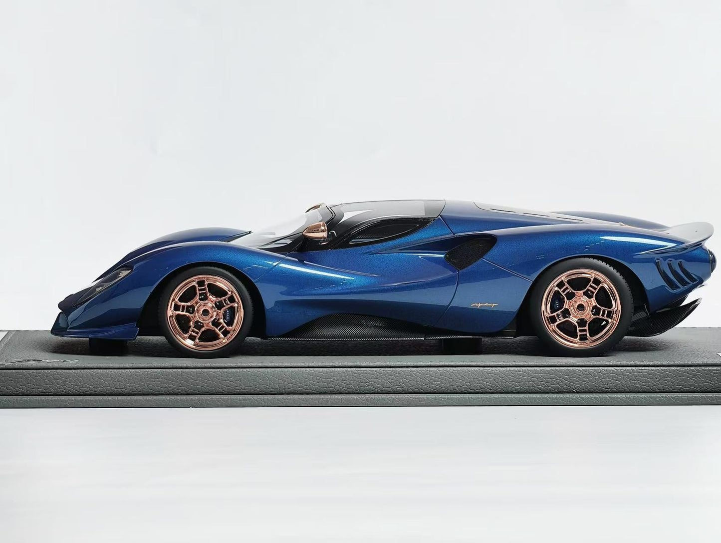 1/18 De Tomaso P72 2024 Blue Metallic