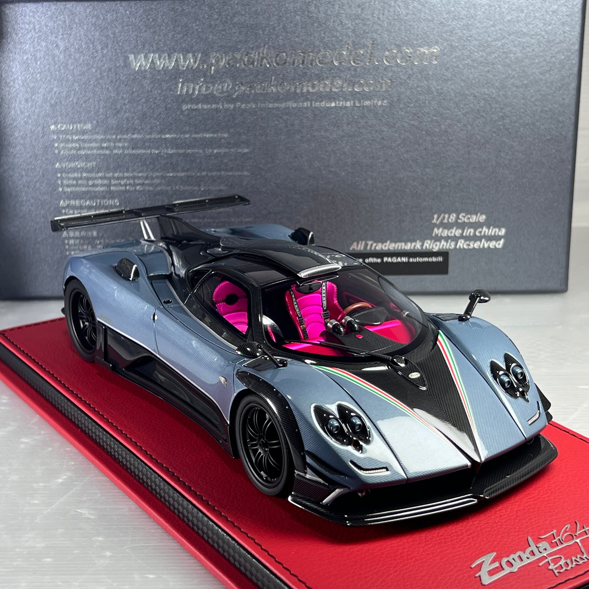 1/18 Peako Model Pagani Zonda Cinque White with Carbon Base Special Edition 1/18 Peako Model Pagani Zonda Cinque White with Carbon Base Special Edition